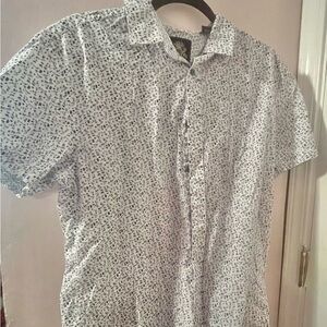 English Laundry Shirt
• pattern
• eclectic
• business casual